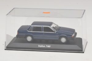 Volvo 740 Dark Blue Metallic Maxichamps 1:43 940171701 Diecast — photo 4 of 5