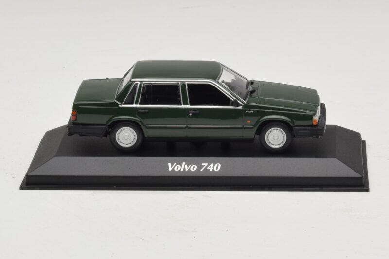 Volvo 740 Dark Green Maxichamps 1:43 940171700 Diecast