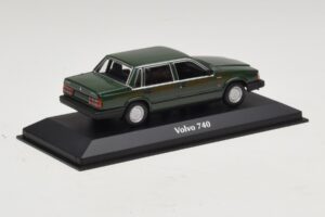 Volvo 740 Dark Green Maxichamps 1:43 940171700 Diecast — photo 2 of 5